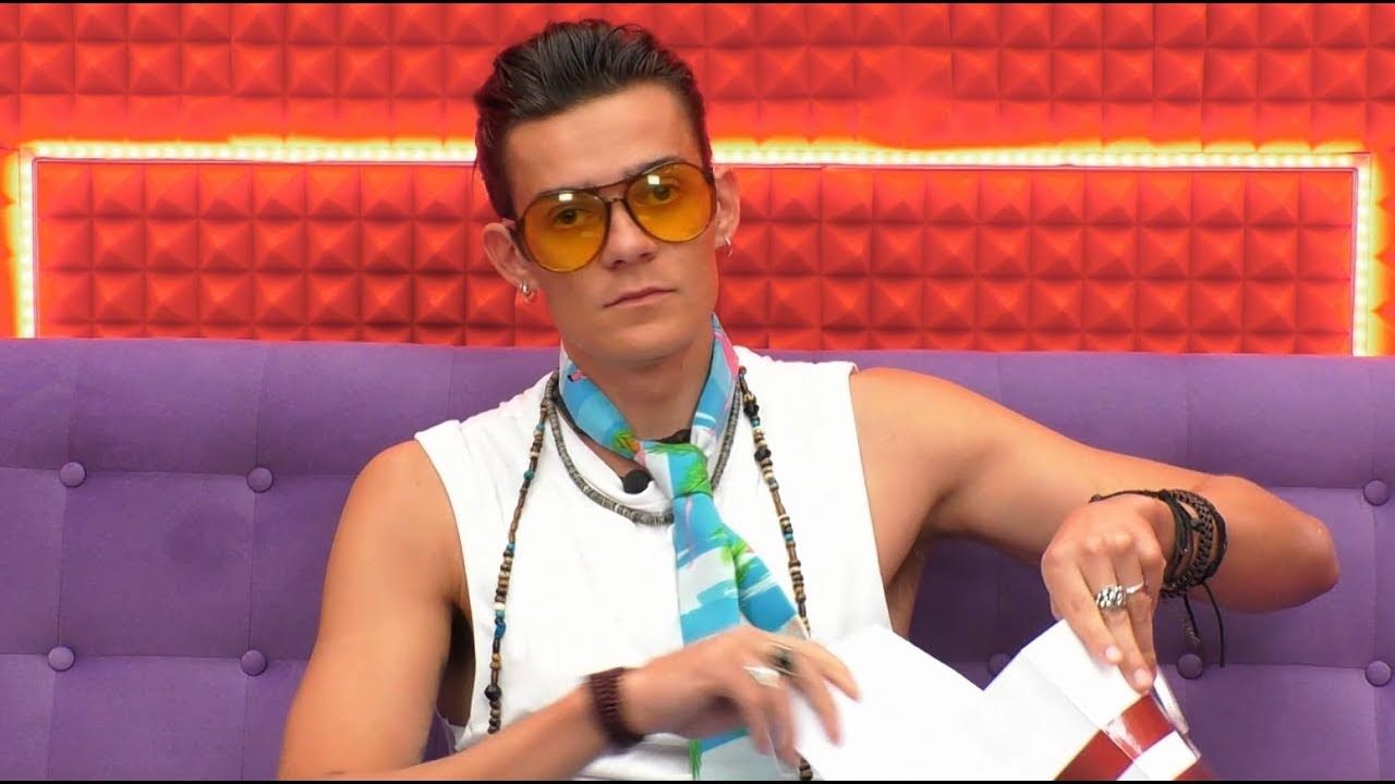 Wiktor dostał paczkę od bliskich! Co w niej znalazł? [Big Brother]