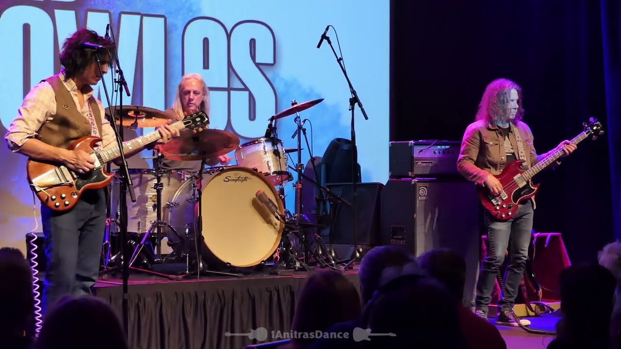 Davy Knowles - No More To Weep - 11/13/24 Sellersville Theatre - Sellersville, PA