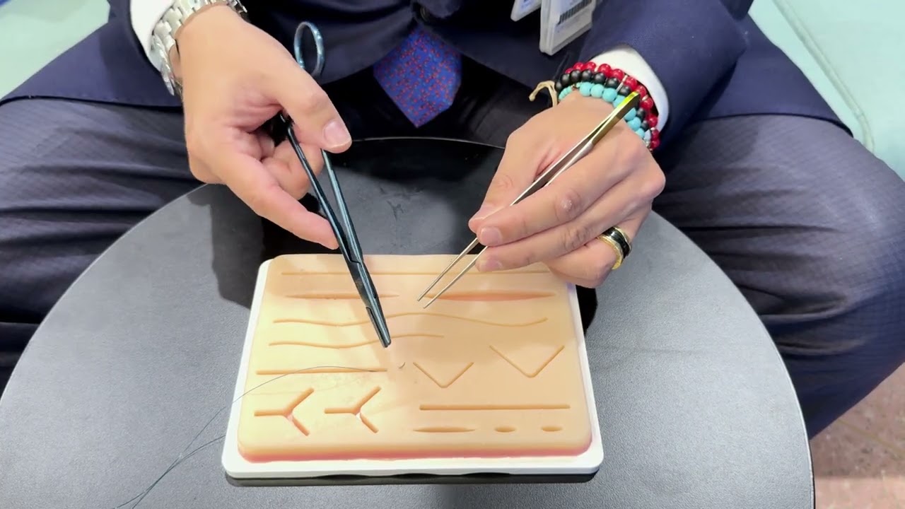 Surgical instruments: Push - pull plus Cambridge twist (Spanish)