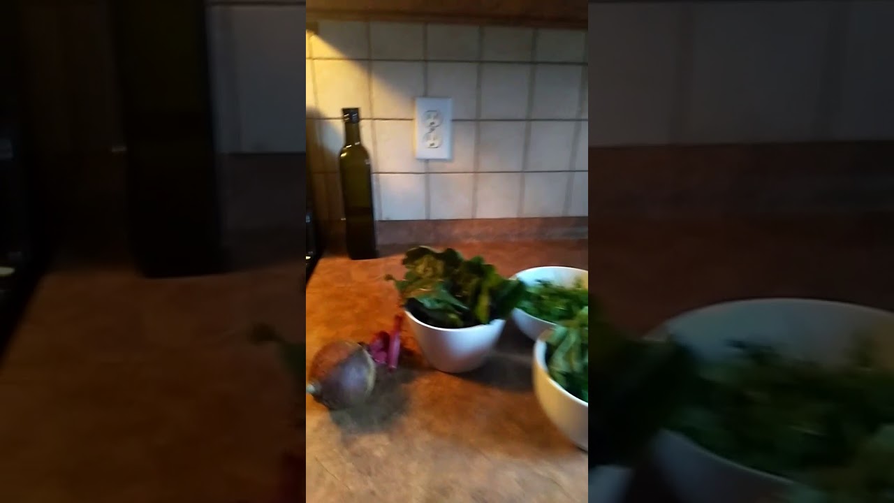 Légume sauté à base de feuilles de betteraves.