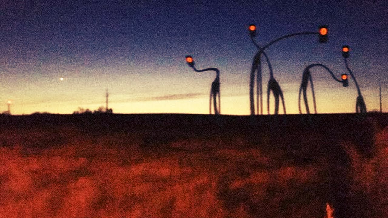 Creepypastas para tener de fondo mientras pasas a exponer con el titán parado