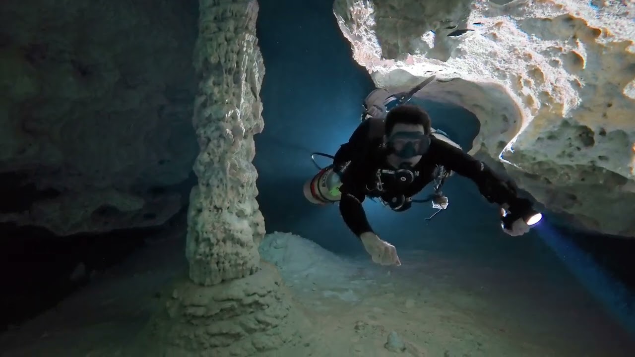 Abyss UWE : Cave diving in Concha (Yucatan - Mexico)