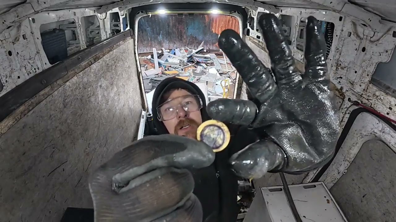 Unloading 840kg of scrap metal