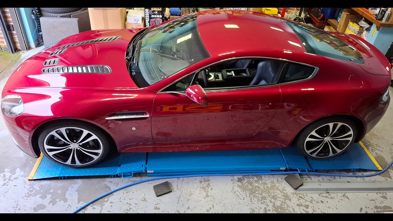 Apple Carplay & Android Auto + Front & Reverse Cam, Aston Martin V12 Vantage (AMI I Volvo Based Ph2)