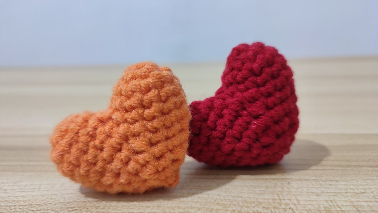 [ENG Sub] Cara Merajut Amigurumi Hati | Tutorial Gantungan Tas dan Bros Rajut untuk Pemula