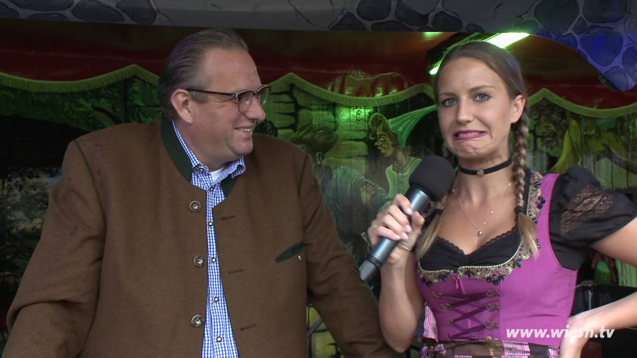 WiesnTV bei der Nostalgie Geisterbahn