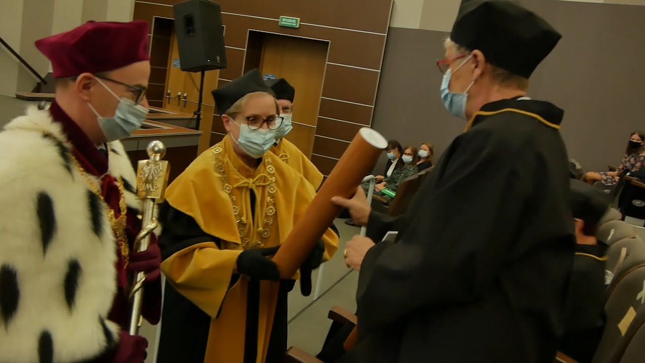 Odnowienie dyplom&oacute;w magistra farmacji po 50 latach