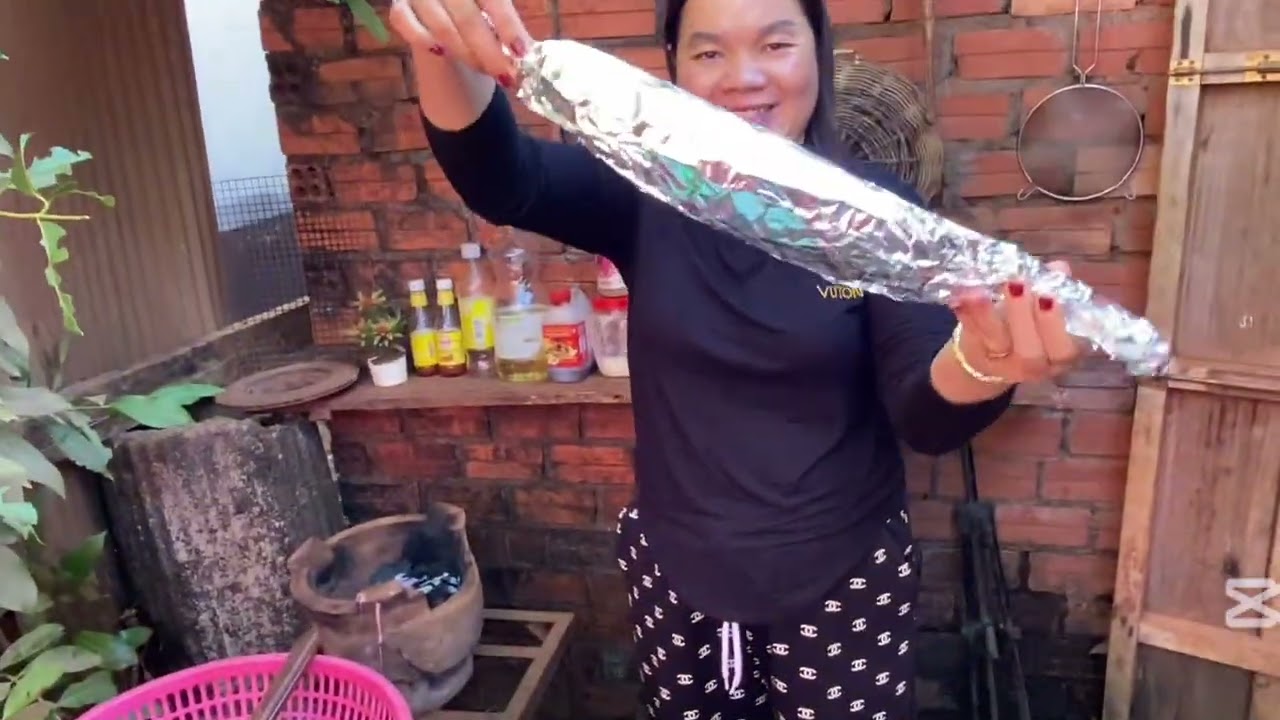 ប្រពន្ធខ្ញុំអាំងត្រីខ្ចប់ក្រដាសអាលុយមីញ៉ូម , khmer cooking