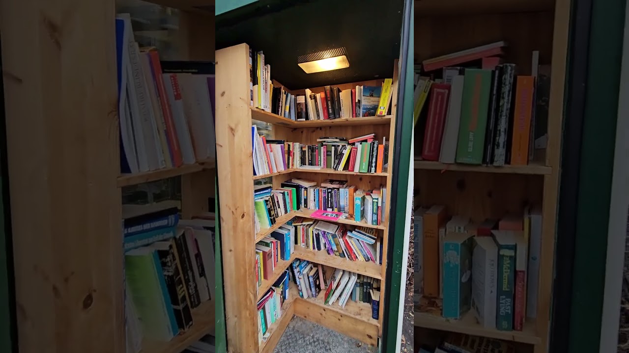 A nicely stocked street library in Berlin