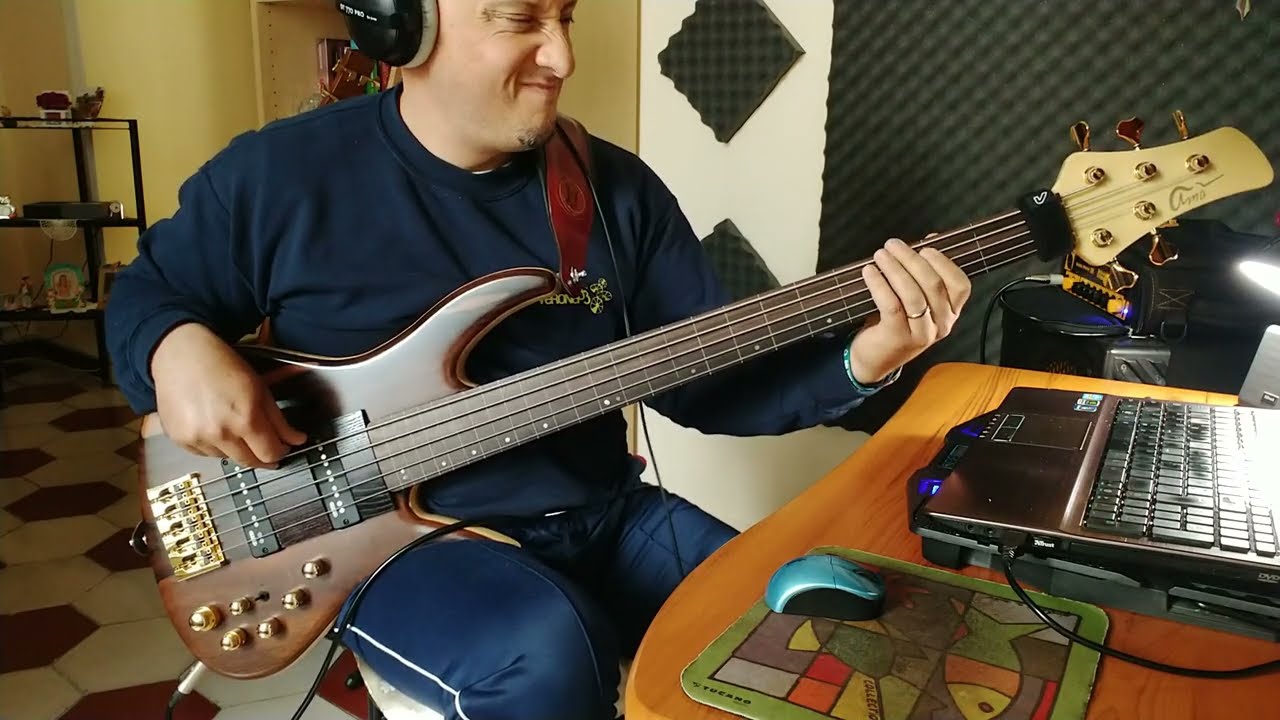Whitney Houston & Mariah Carey - When you believe (BASS COVER)