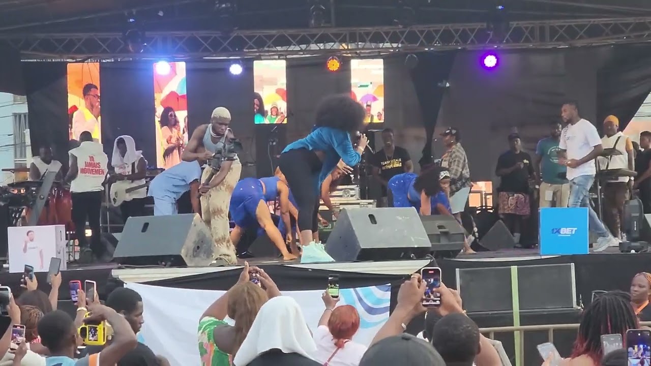 VITALE CHAUFFE LE COMPLEXE SPORTIF DE YOPOUGON AU CONCERT DE JOSEY 2024