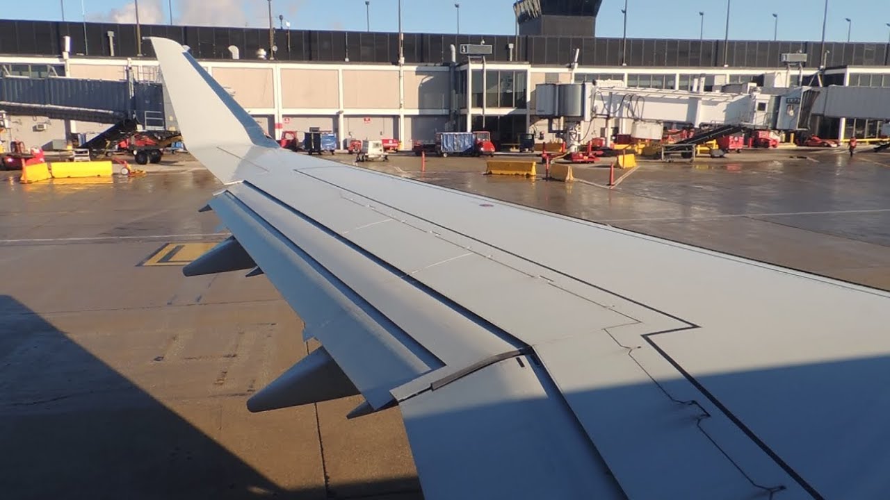 American Eagle (Envoy) Embraer ERJ-175 [N237NN] push back, taxi, and takeoff from ORD