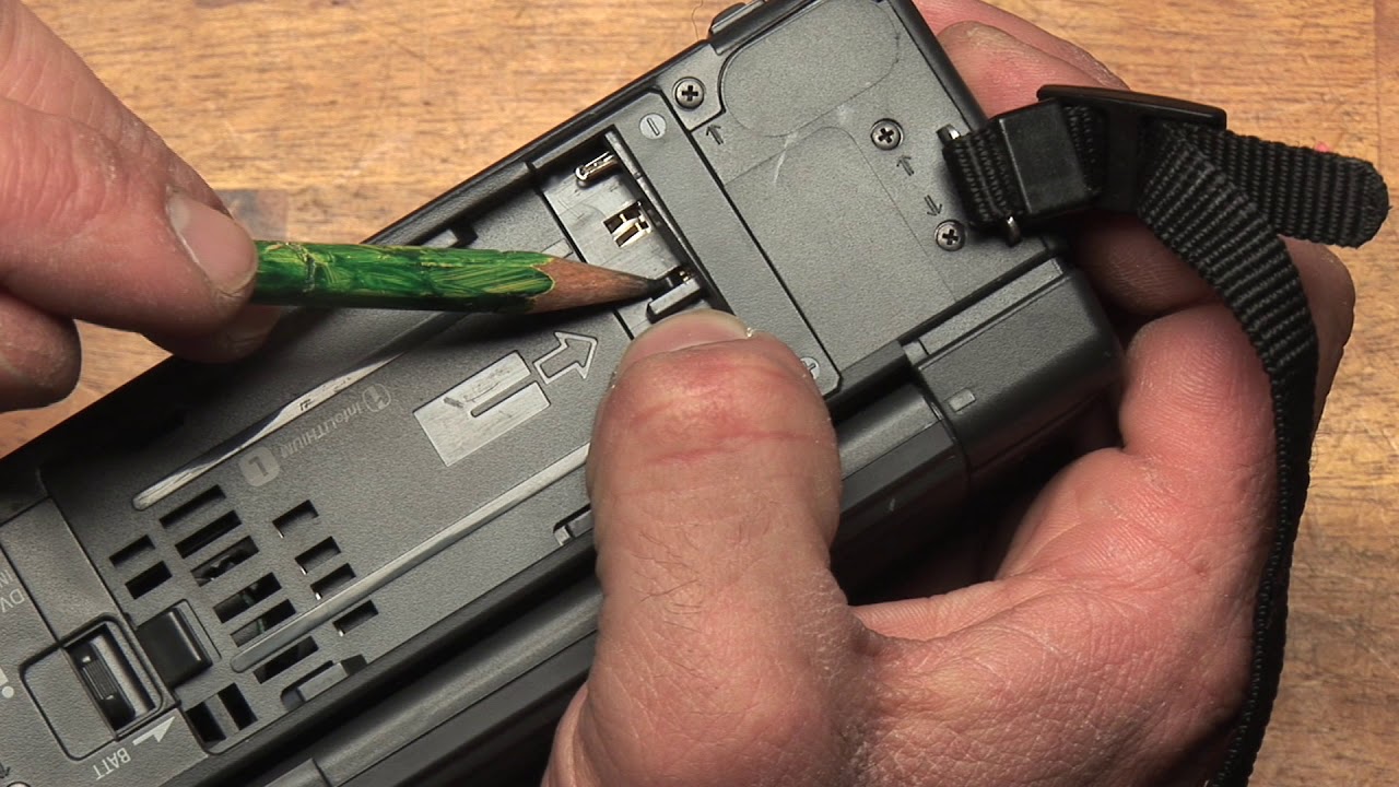 Hack your sony Camcorders and vtr's walkman battery!  DSR-v10  InfoLITHIUM