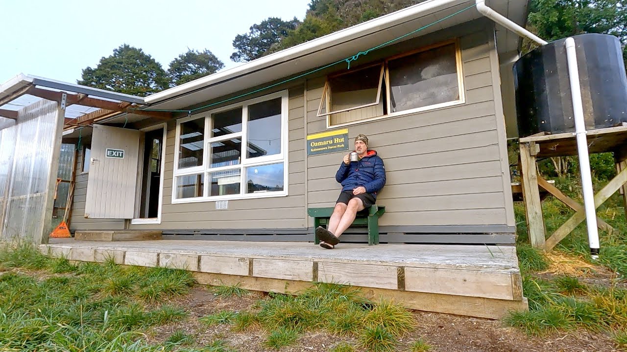 Oamaru Hut, Kaimanawa Ranges.  Hike and Solo Camp in a New Zealand Hunter's Hut.