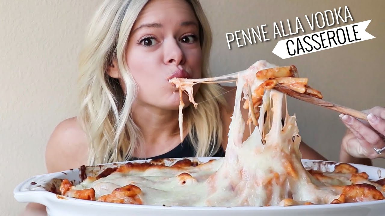 ОЧЕНЬ СЫРНАЯ Запеканка пенне с водкой Мукбанг!