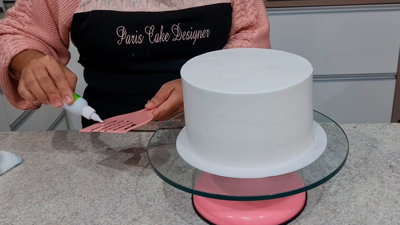 COLORINDO O BOLO COM A ESPÁTULA 😱 S/ USO DE BORRIFADOR E S/ TINGIR O CHANTILLY @PARIS CAKE DESIGNER