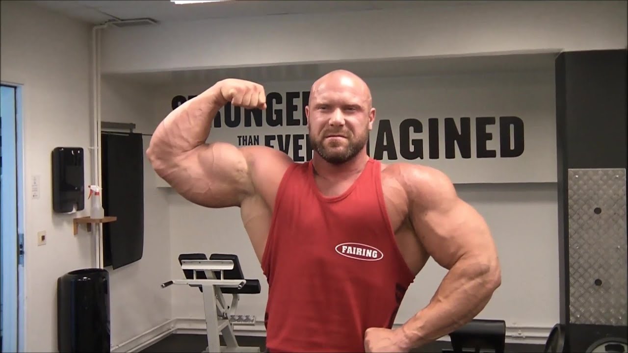 Swedish bodybuilder Lars Östling - Off season muscle checking