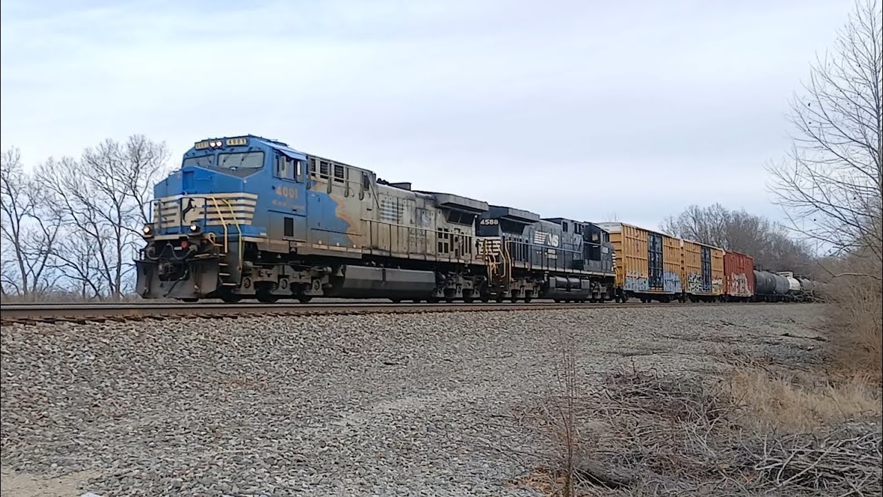 NS 4001 The Sonicbonnet leads NS 171 Manifest Train West at West Chester, OH