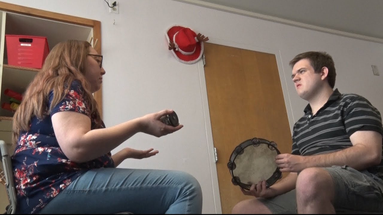 Music therapy treatment for those with developmental disabilities | Cronkite News