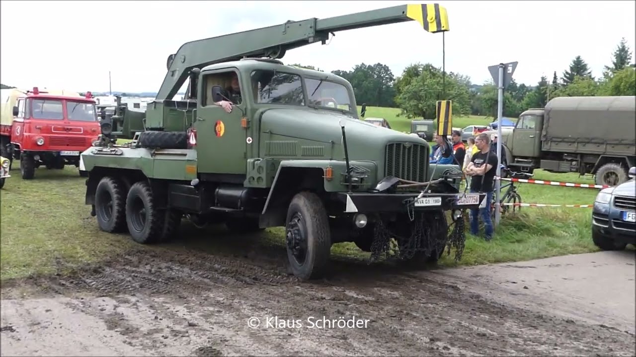 Halsbrücke 2023- Abfahrt der NVA Oldtimer