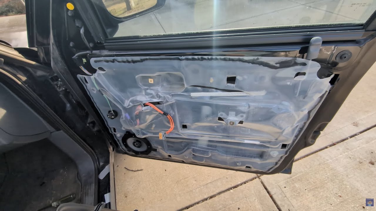 2005-2011 Dodge Dakota door panel removal
