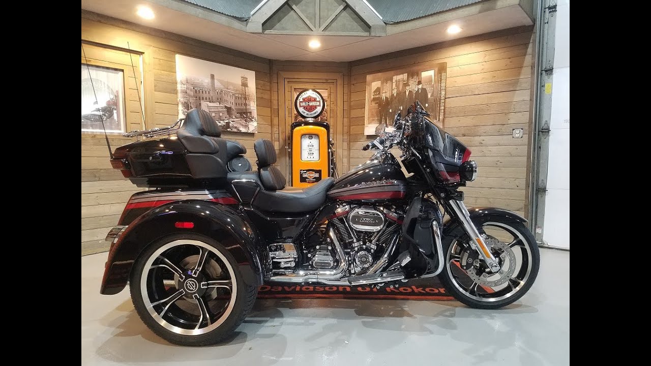 2020 CVO Tri Glide Ultra FLHTCUTGSE-Black Stardust w/ Magnetic Gray/Wicked Red.