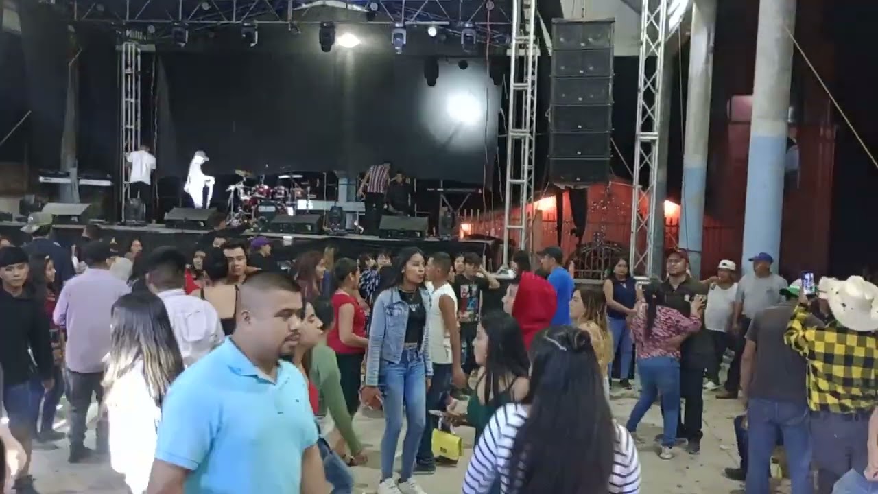 grupo matë musical en San gregorio Huehuetla Hidalgo, fiesta de la Santa cruz 2023