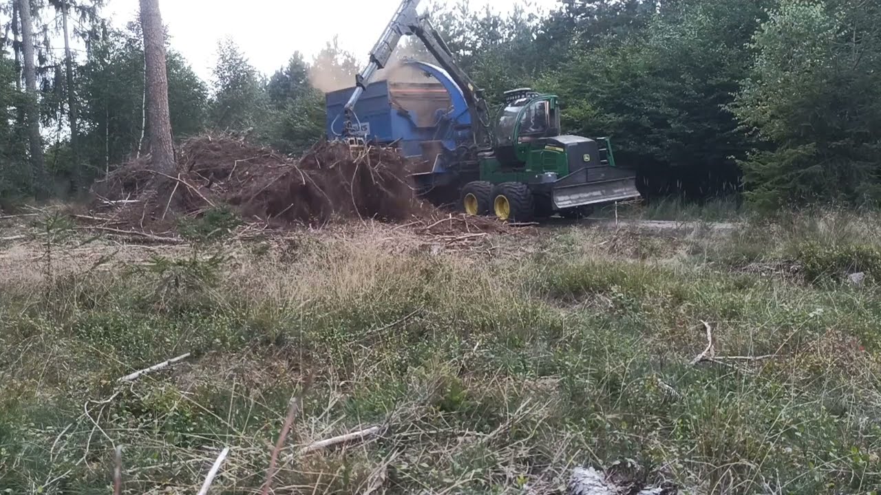 Mobile chipper BRUKS 806