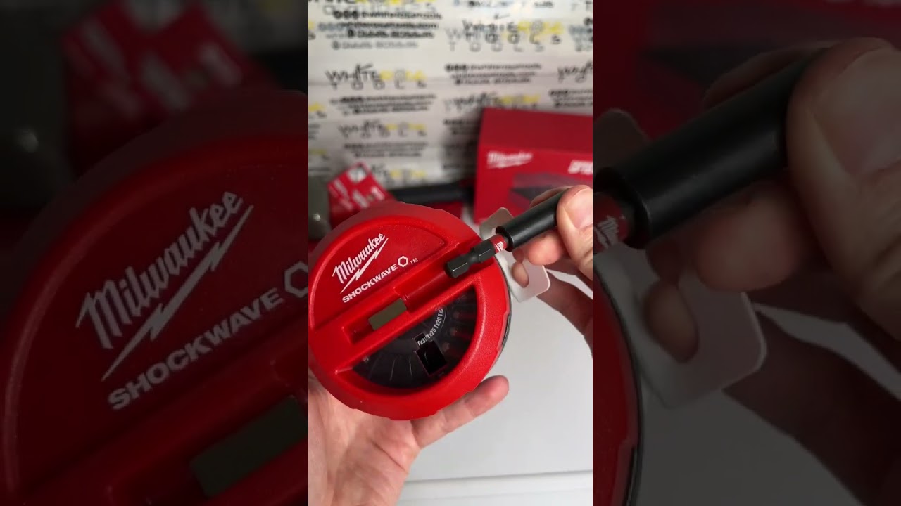 Milwaukee Screwdriver Bit Set SHOCKWAVE Impact Duty Puck Bit Set 16 Piece