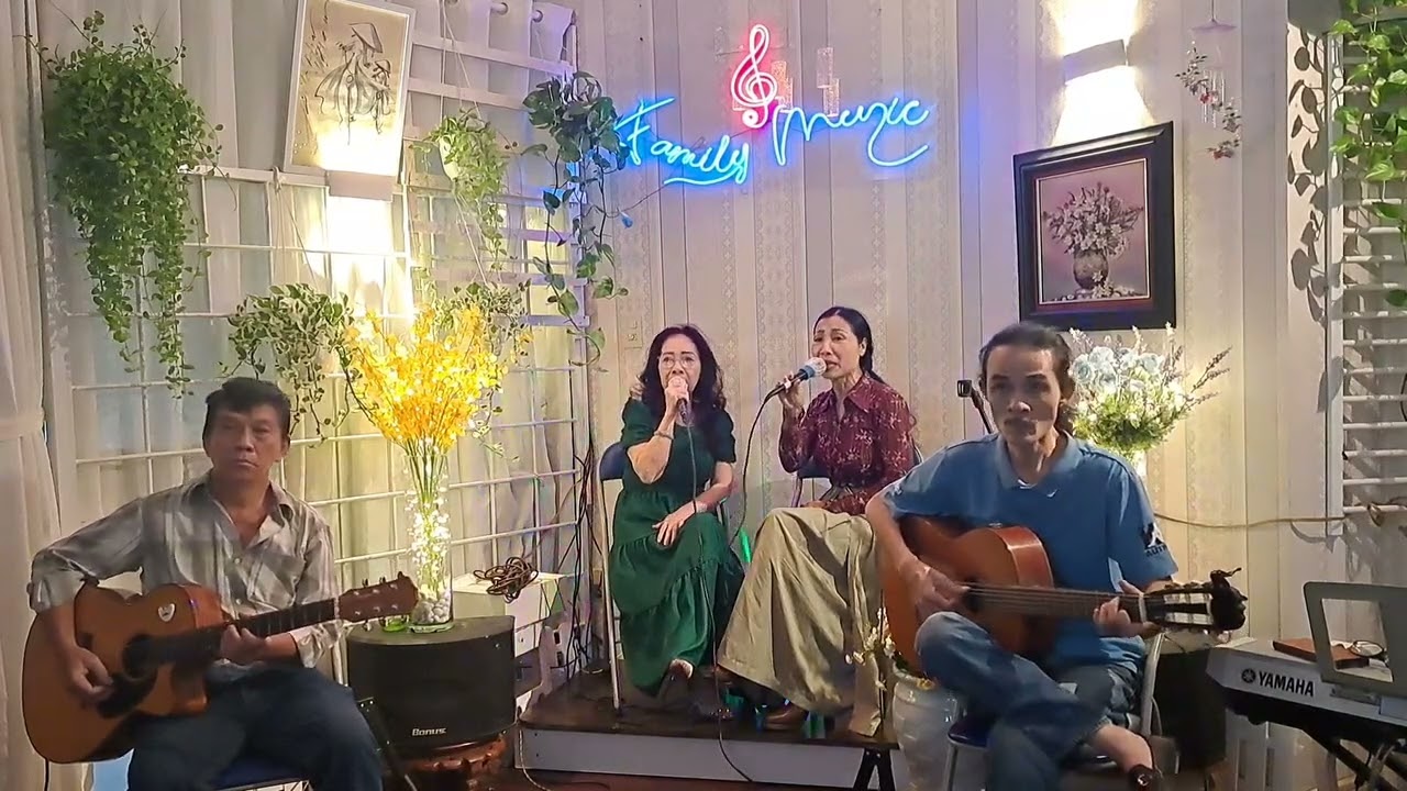 Guitar Cover. Ca khúc : Mùa thu mây ngàn . Sáng tác : Từ Công Phụng /  Trình bày : Vân Oanh.