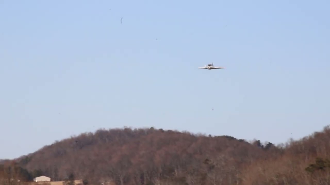 Rotary Dyke Delta Low Fly By At 175 MPH