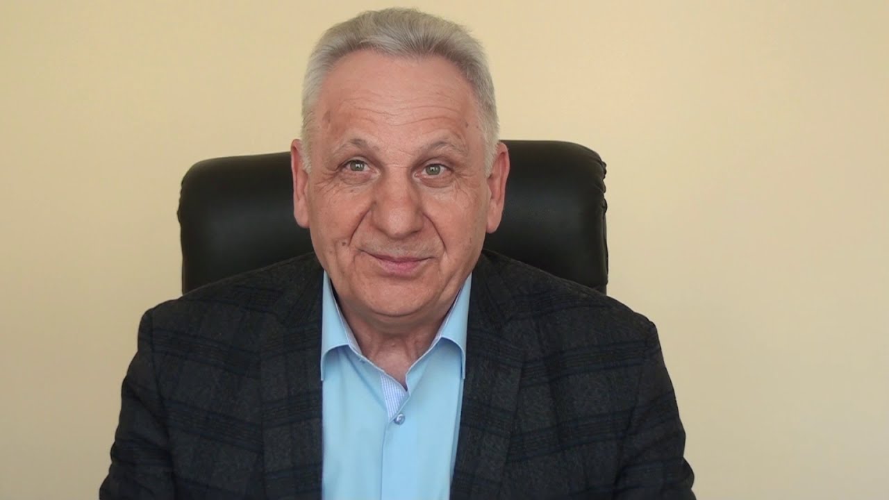 Привітання з 8 березня від чоловіків Кременчуцької гімназії 28.