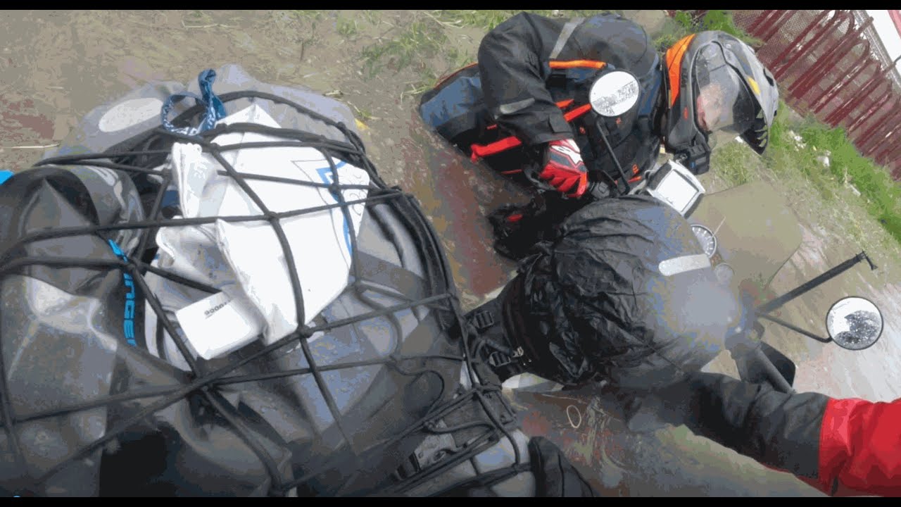 Inde 2023 ep1: Départ de Delhi nous noyons la moto dans 1 mètre d'eau !!!!!
