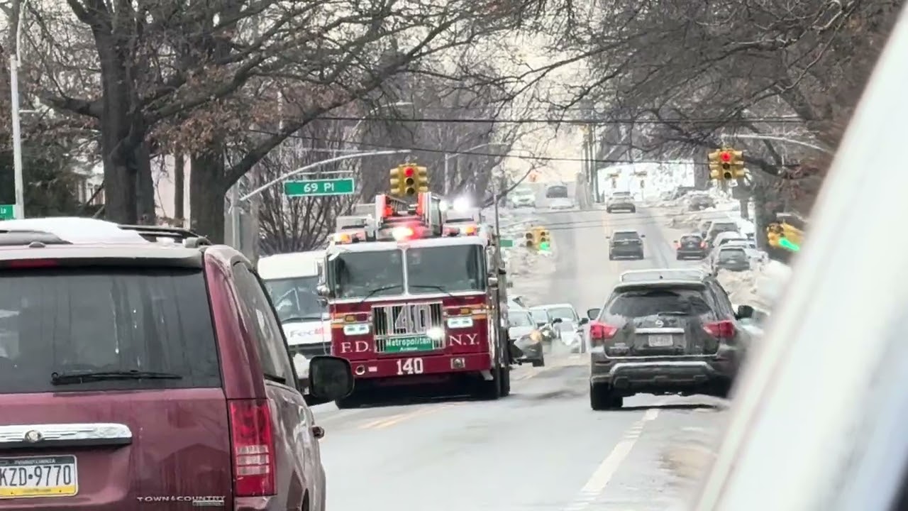 FDNY Ladder 140 responding 