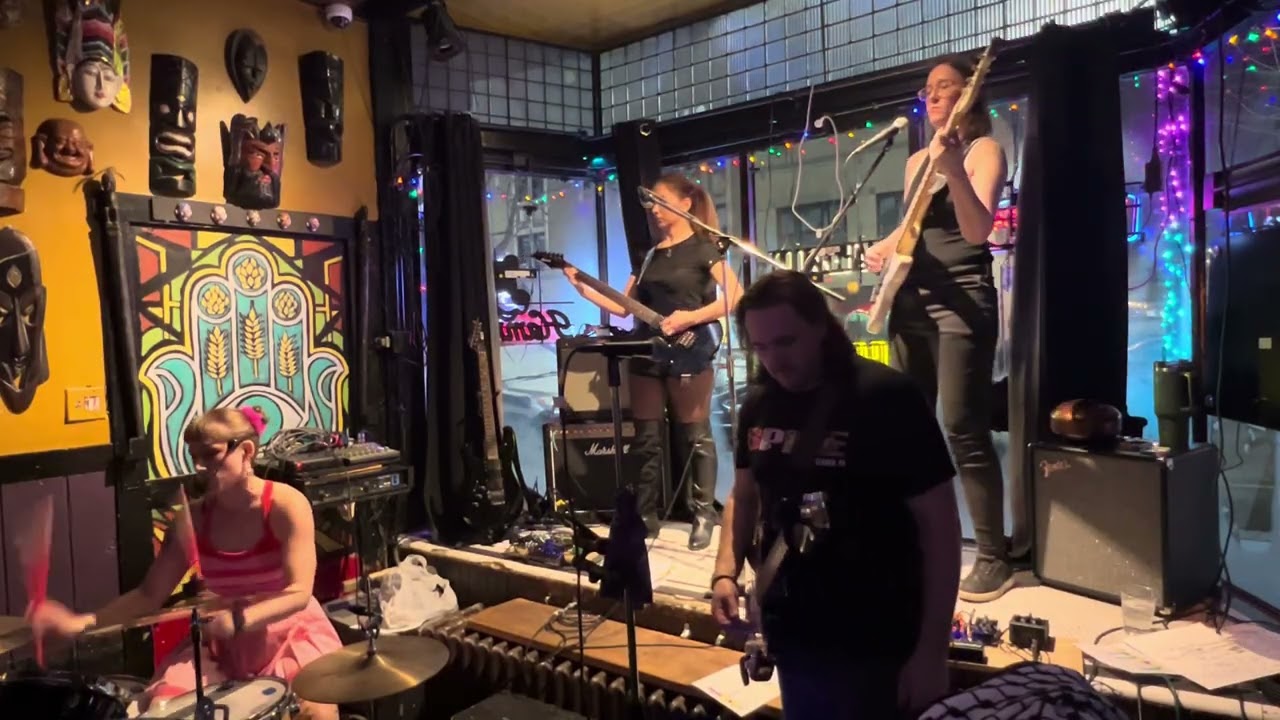 Odd Man Out cover of “Salad” by Blondshell (live at Cary’s Lounge 01/17/26)