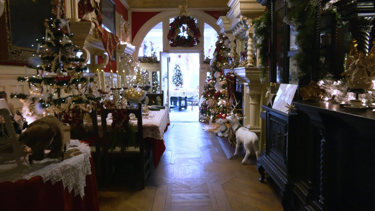 This Victorian Mansion Transforms Into Gorgeous Christmas Manor During the Holidays | My Go-To