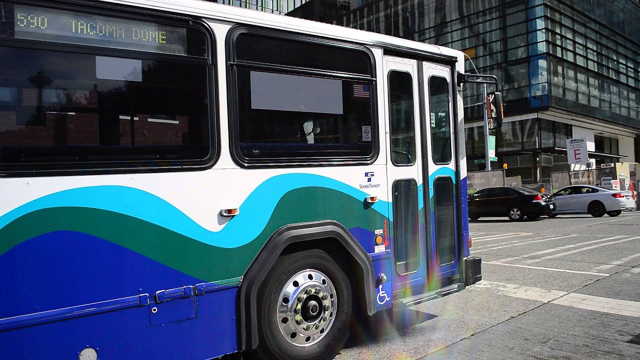 Sound Transit 1999 Gillig Phantom 8018 On The 590 @ Lenora Street & 7th Avenue