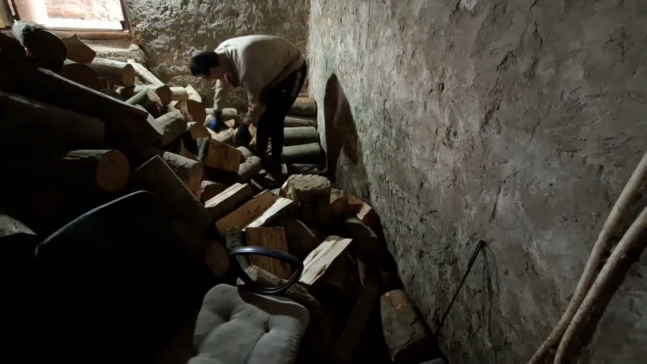 M-am Apucat De Crăpat Lemnele 