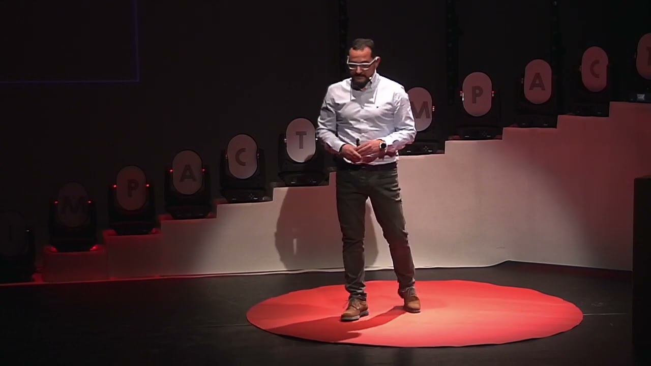 Drones: ¿Podemos imaginar el futuro? | Israel Quintanilla | TEDxUPValència