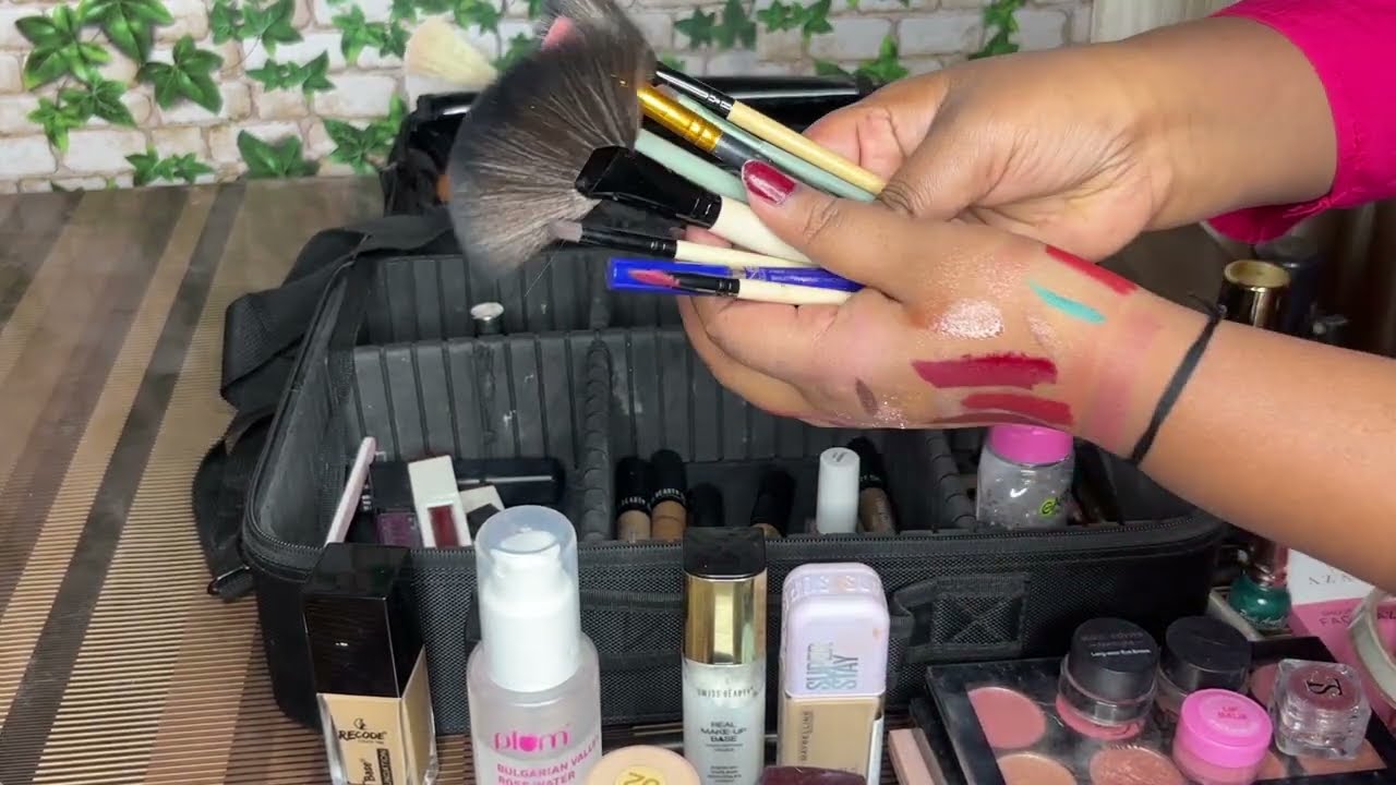PROFESSIONAL MAKEUP VANITY IN BUDGET| Beginner Friendly Makeup Kit | Makeup Vanity For Makeup artist