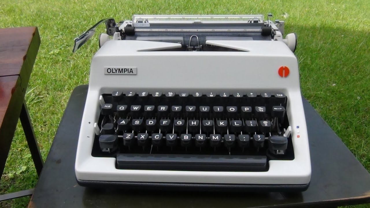 Olympia SM9 Typewriters Comparison