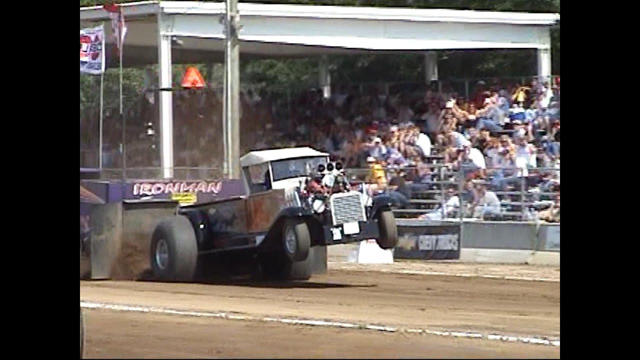 Truck Pulling NTPA Grand National Modified 2WD Trucks At Ft Recovery