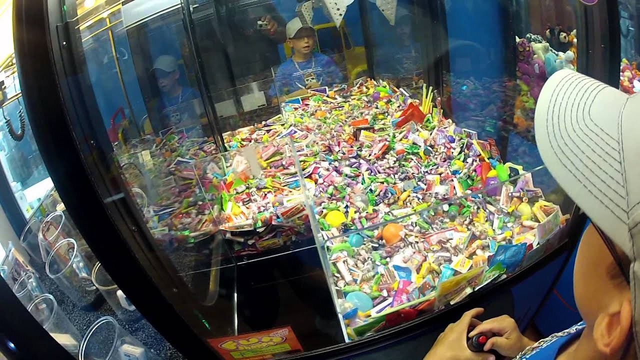 #67 ПОБЕДА в игровом автомате с клешней!