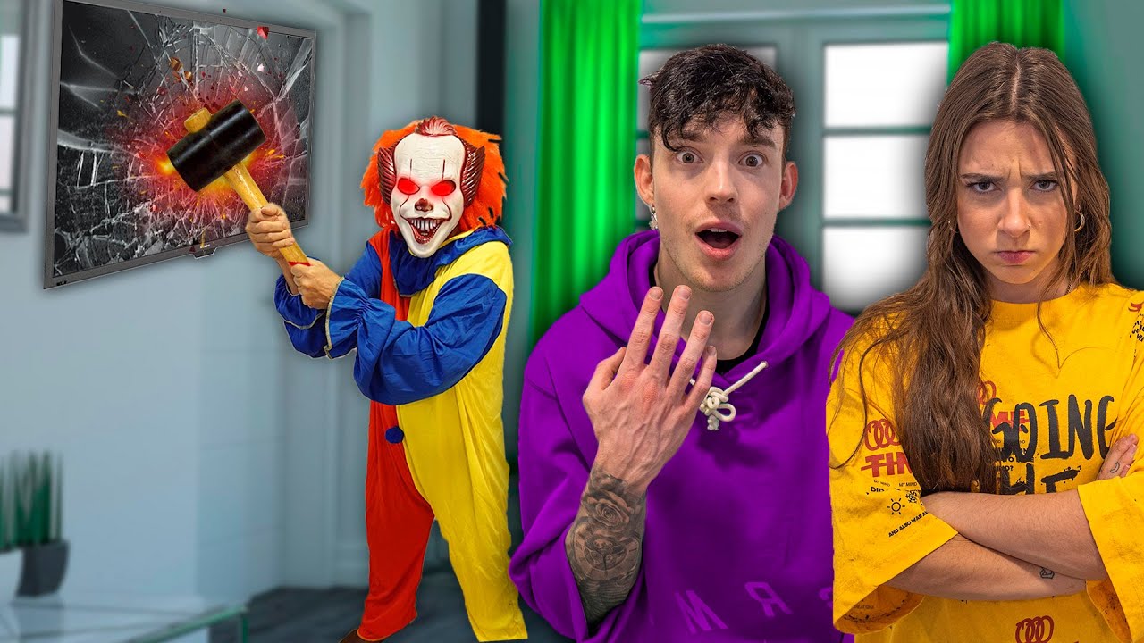 EL PAYASO ROMPE LA TV CON UN MARTILLO 🔨 *muy cara* Exi