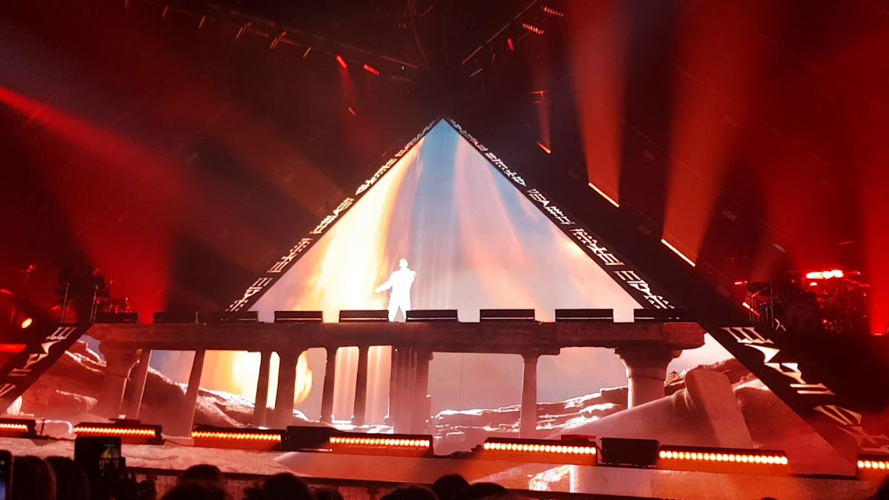 M Pokora pyramide tour 13 11 2019 Genève arena ouverture + seul