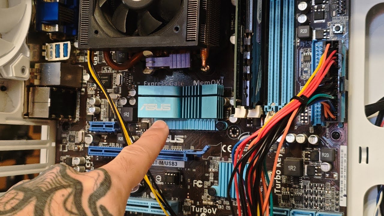 Testando jogos direto na placa mãe ?? Phenom II X6 1075T + Graficos integrados da placa mãe !!