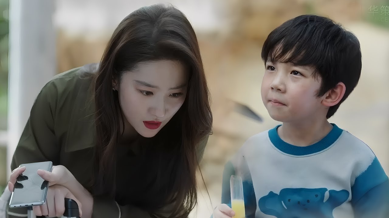 初遇即失控？盯妻狂魔上线！刘亦菲入住小院自带魅魔 buff，李现眼睛都看直了💘#刘亦菲 #李现 #drama #去有风的地方