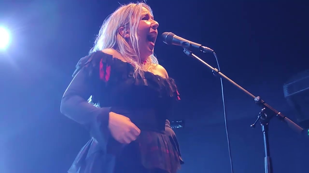 AUSTRA - FUTURE POLITICS. Live in Madrid (28-2-26). Sala Villanos.