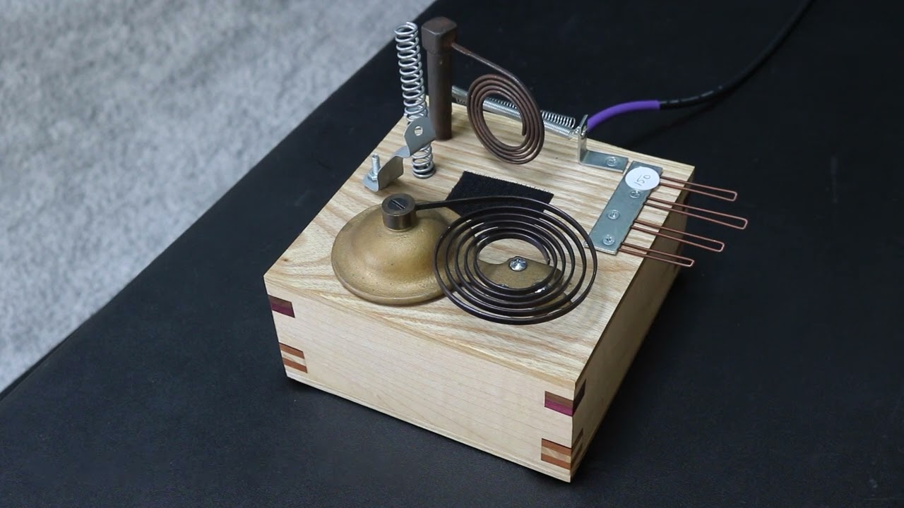 Noise Box, Sound Box, DIY instrument for ambient/electronic/noise music - piezo contact mic
