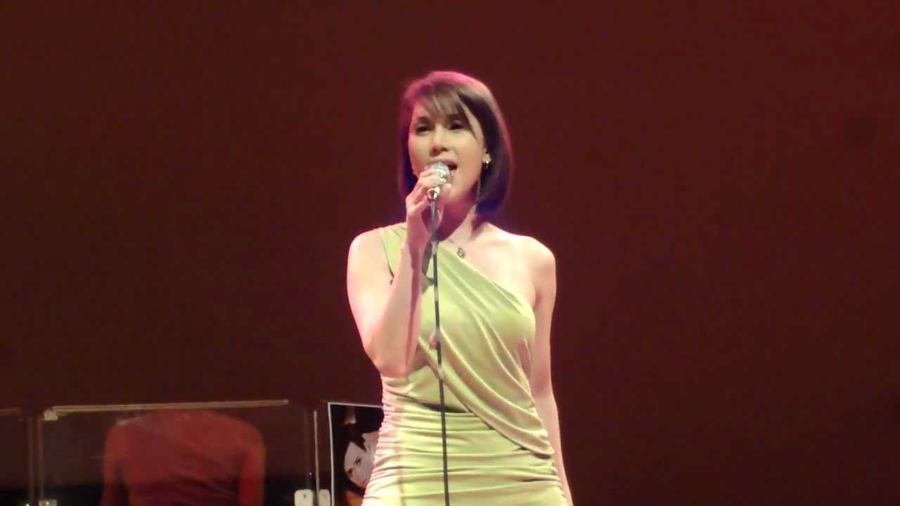 by Dingdong...big mouth & mariko on stage comedy bar klownz aug 2011